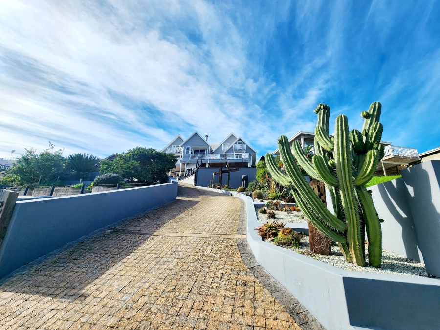 6 Bedroom Property for Sale in Herolds Bay Western Cape